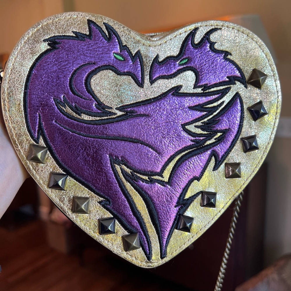 Disney Descendants Evie Mal Heart shaped bag.